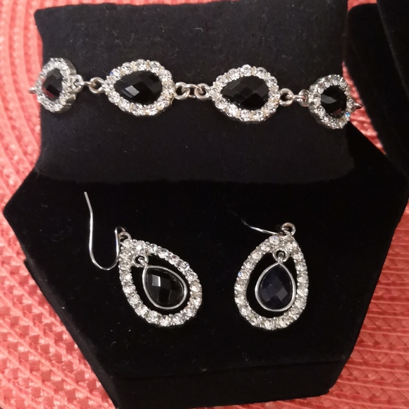 Jewelry Set - Picture 4 of 5